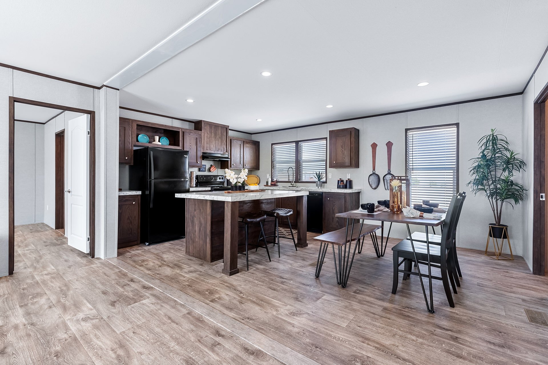 The Promotional Series / The Nassau FAC28483A — manufactured home photo 2 at Texas Home Outlet in Huffman, TX
