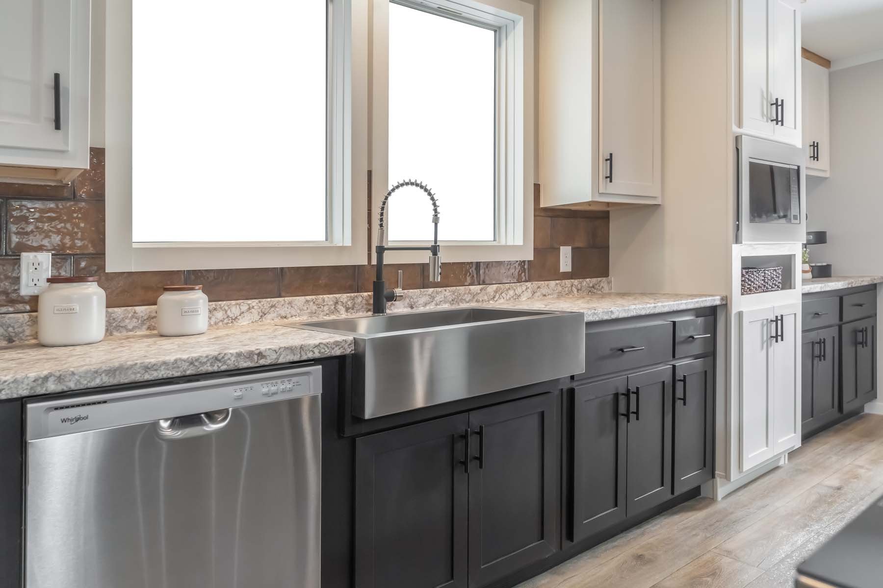 Premier / Bourbon 3276H42398 — manufactured home photo 22 at Texas Home Outlet in Huffman, TX