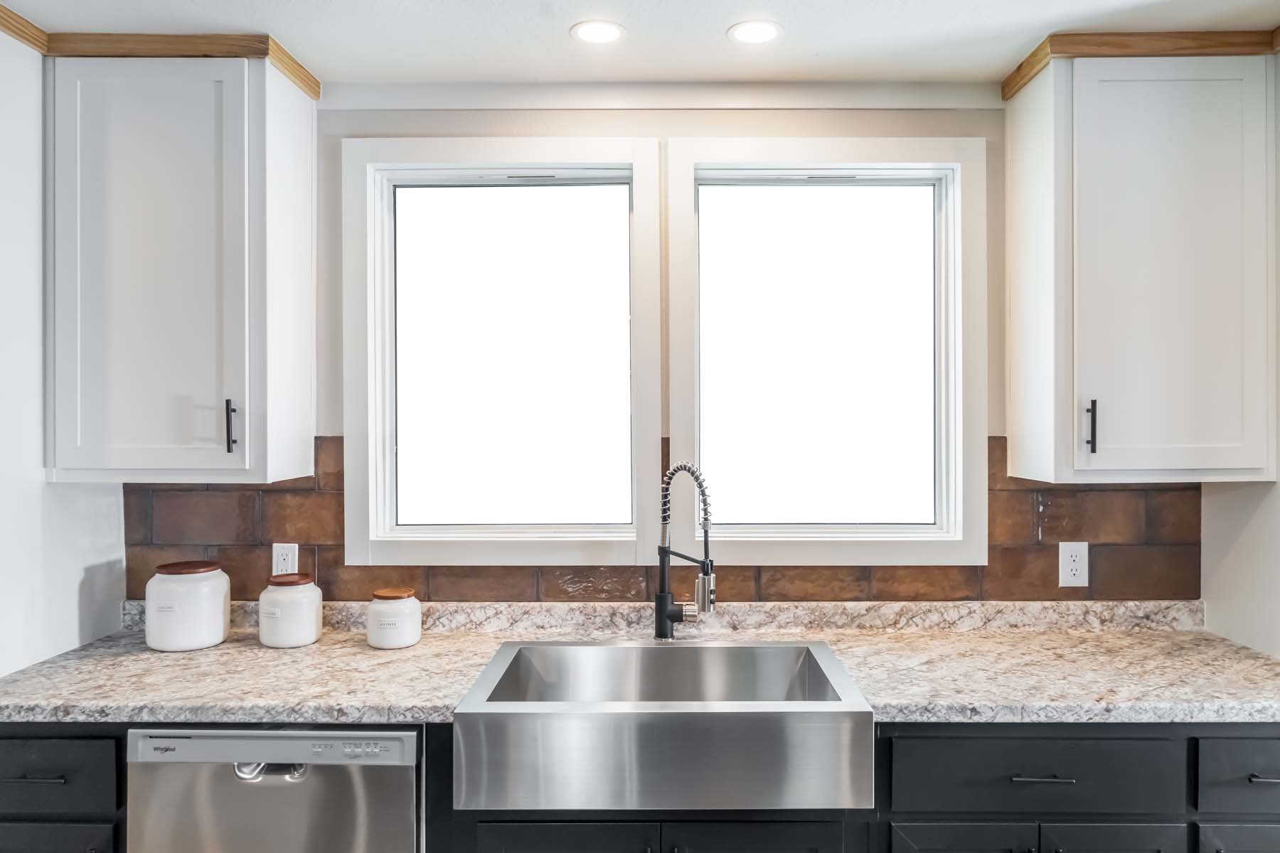 Premier / Bourbon 3276H42398 — manufactured home photo 27 at Texas Home Outlet in Huffman, TX