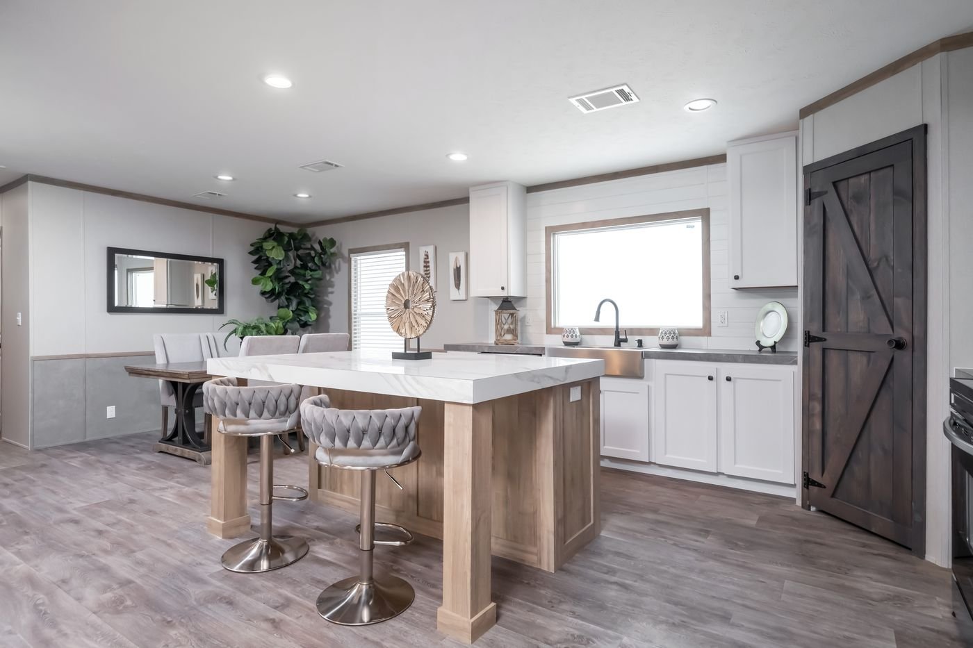 Solution / The Pt 78 SLT28563D — manufactured home photo 4 at Texas Home Outlet in Huffman, TX